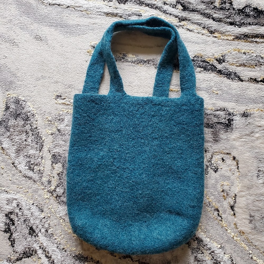 Big Wool felted shoulder bag tote